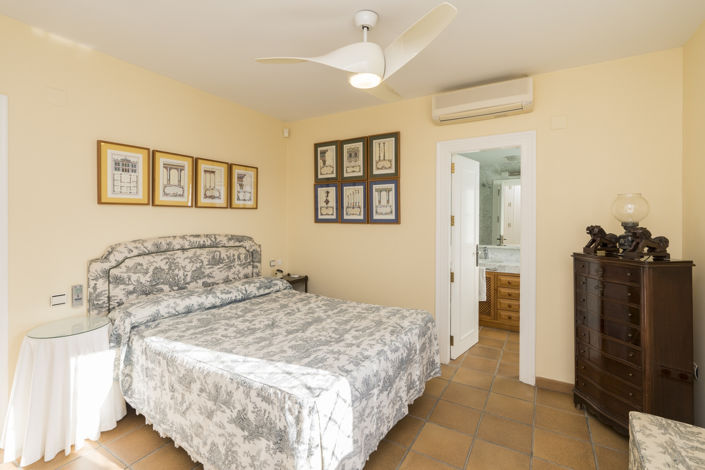 Image No.19-9 Bed Villa for sale