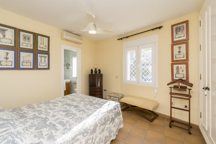 Image No.20-9 Bed Villa for sale