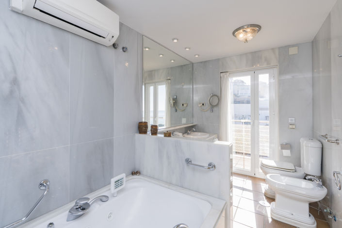 Image No.21-9 Bed Villa for sale