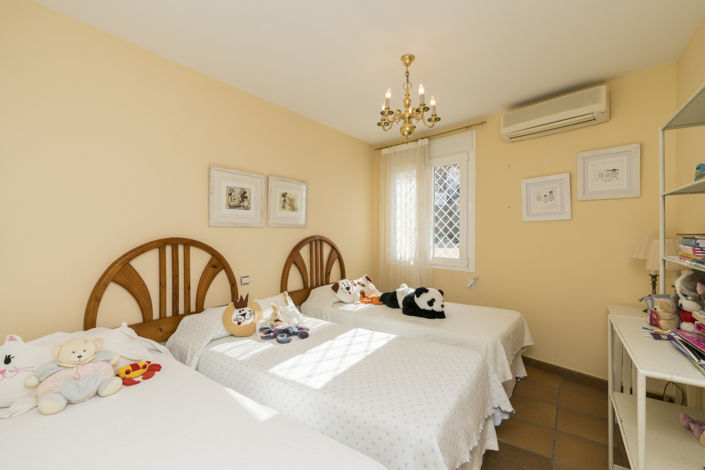 Image No.34-9 Bed Villa for sale