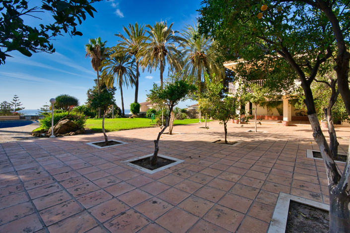 Image No.7-9 Bed Villa for sale