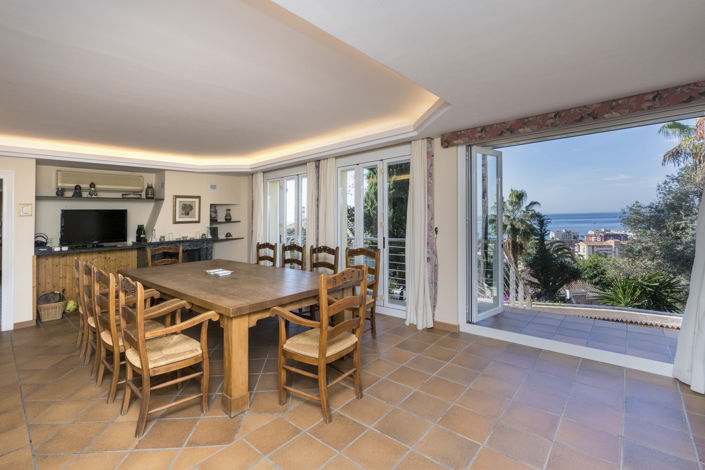 Image No.8-9 Bed Villa for sale