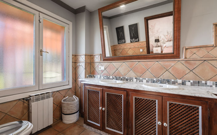 Image No.21-5 Bed Villa for sale