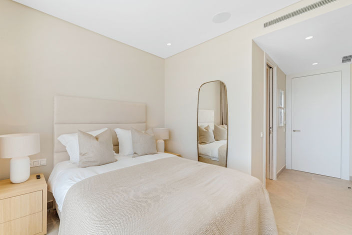 Image No.8-2 Bed Property for sale