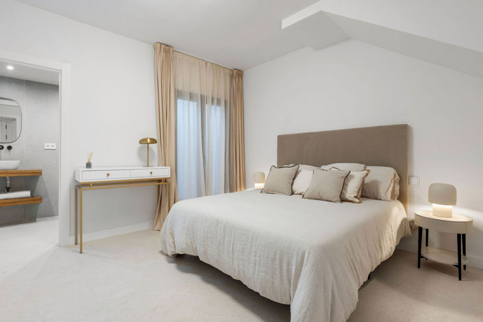 Image No.31-4 Bed Townhouse for sale