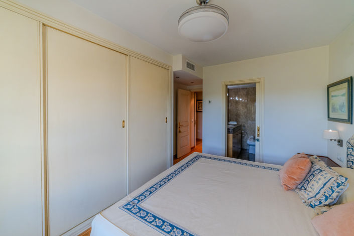 Image No.33-3 Bed Apartment for sale