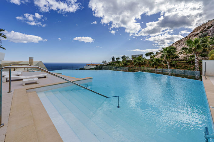 Image No.24-3 Bed Property for sale