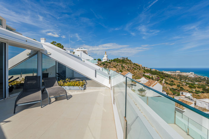 Image No.30-3 Bed Property for sale