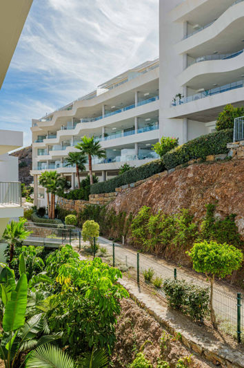 Image No.42-3 Bed Property for sale