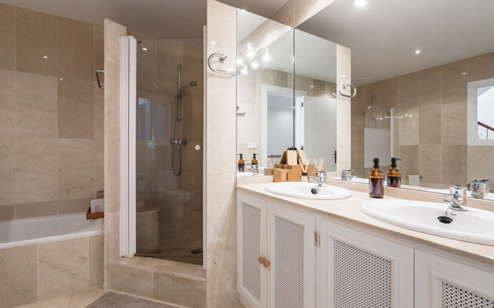 Image No.16-4 Bed Townhouse for sale