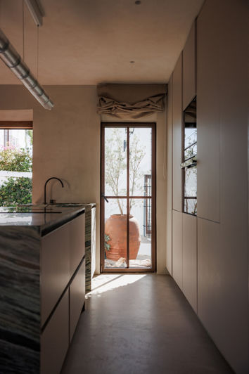 Image No.18-2 Bed Townhouse for sale