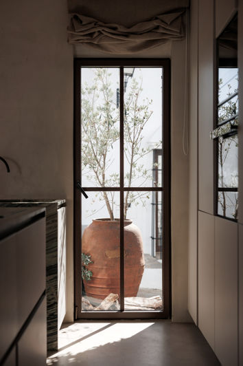 Image No.19-2 Bed Townhouse for sale