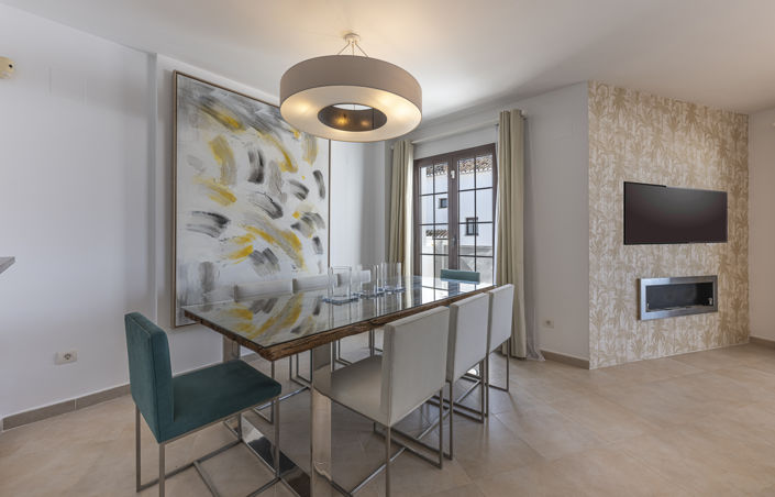 Image No.10-4 Bed Property for sale