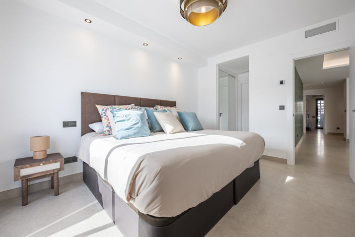 Image No.20-3 Bed Apartment for sale