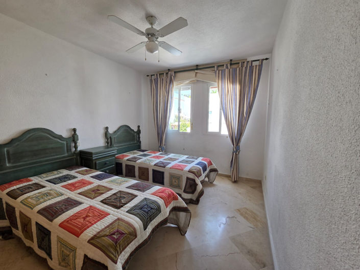 Image No.14-4 Bed House for sale