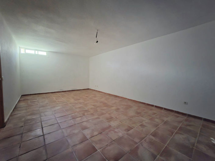 Image No.44-4 Bed House for sale