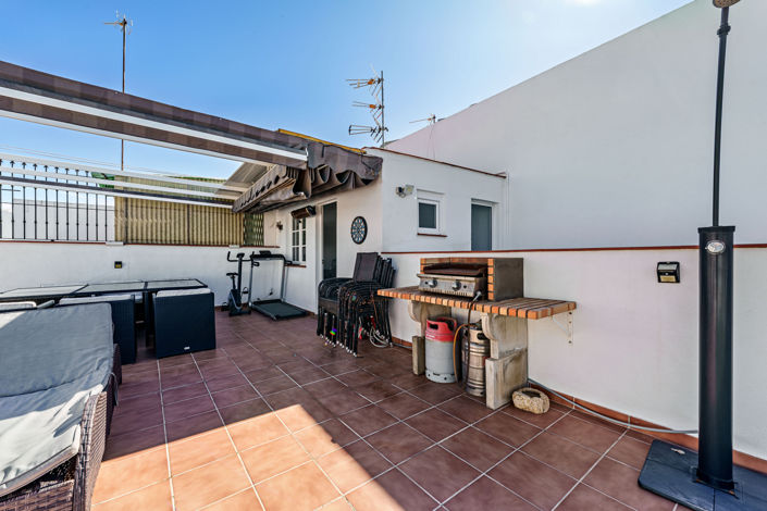 Image No.19-3 Bed Apartment for sale