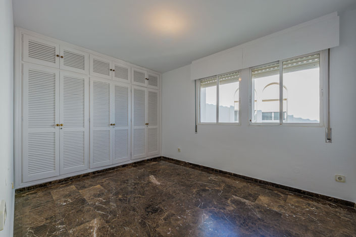 Image No.21-4 Bed Property for sale