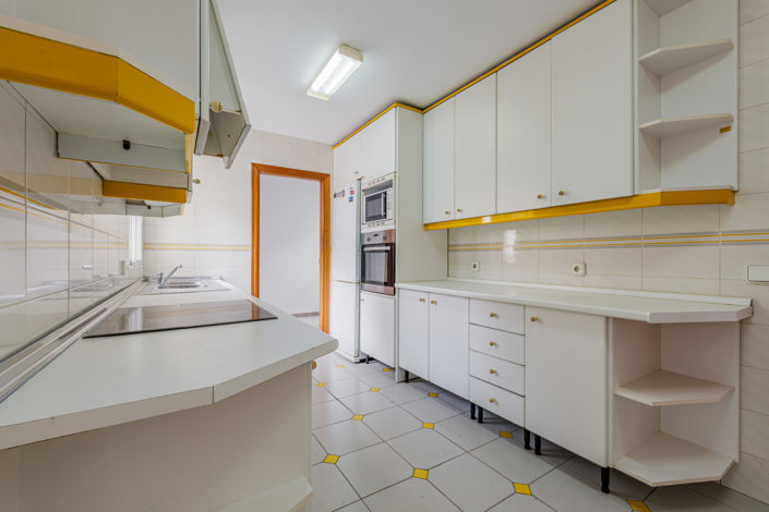 Image No.23-4 Bed Property for sale