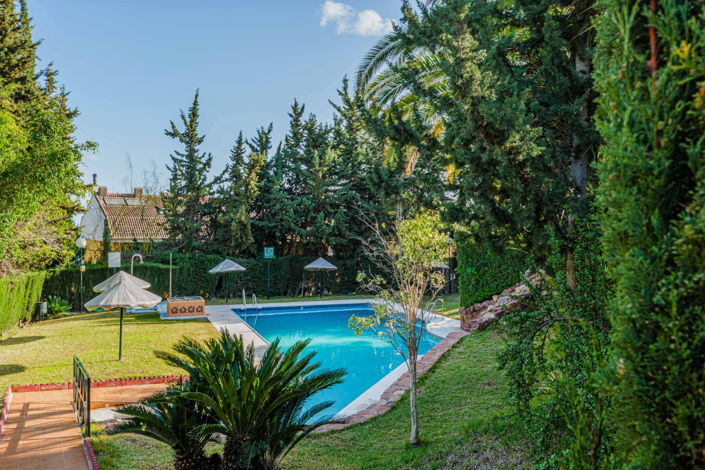 Image No.4-4 Bed Property for sale