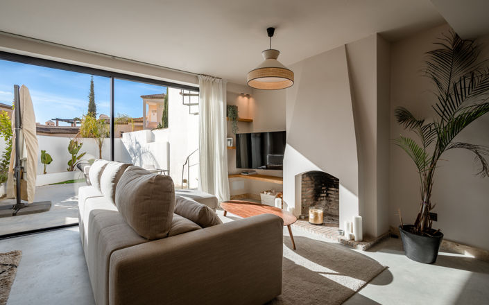 Image No.2-2 Bed Townhouse for sale