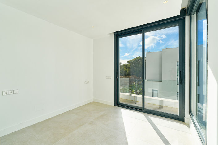 Image No.19-4 Bed Villa for sale