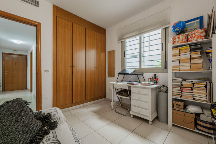 Image No.11-3 Bed Apartment for sale