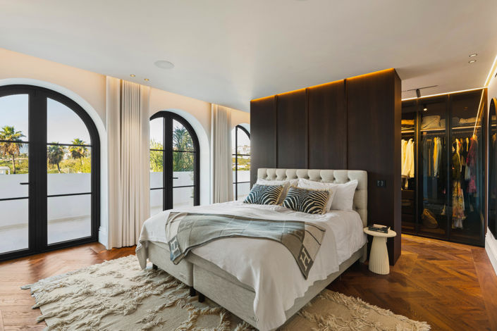 Image No.4-6 Bed Villa for sale