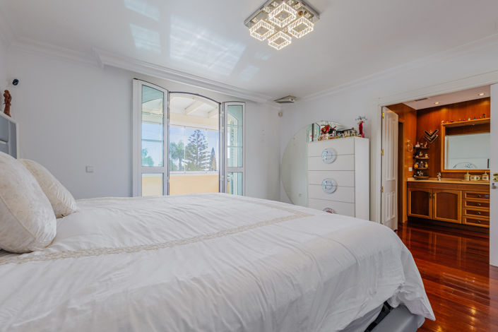 Image No.22-8 Bed Villa for sale