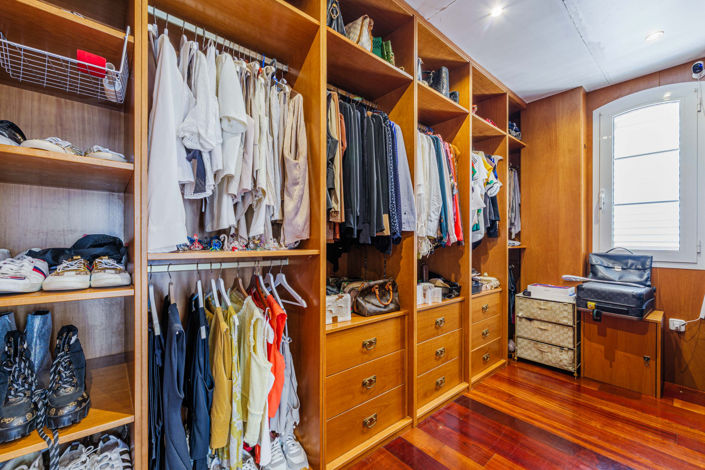 Image No.25-8 Bed Villa for sale