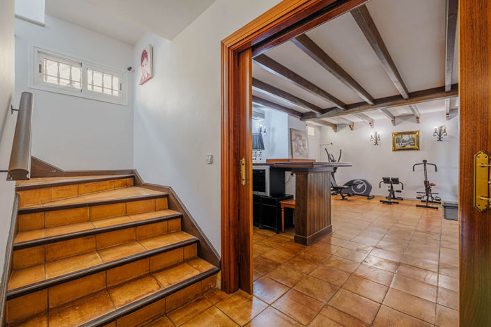 Image No.33-8 Bed Villa for sale