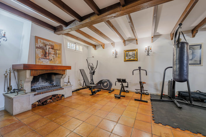 Image No.34-8 Bed Villa for sale