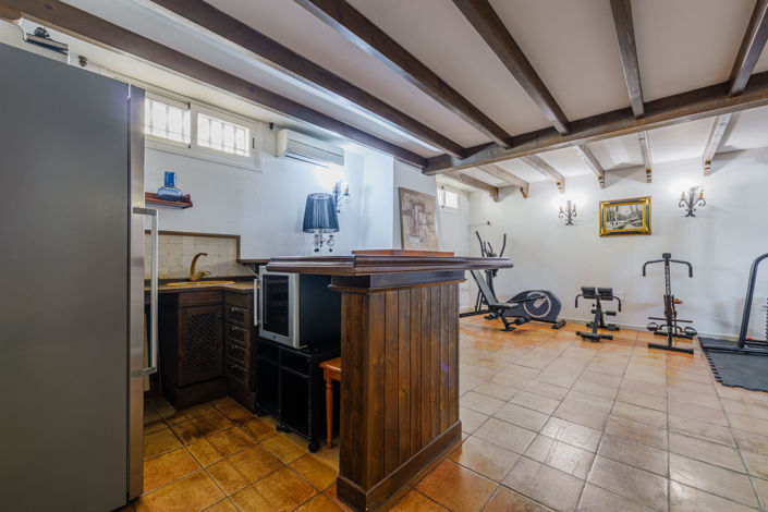 Image No.36-8 Bed Villa for sale