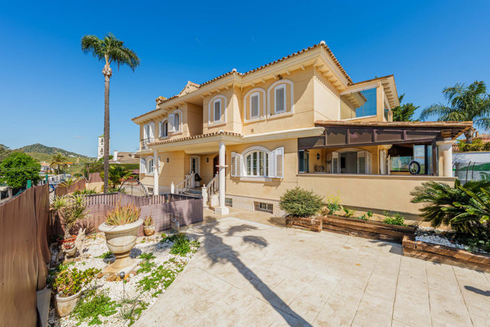 Image No.45-8 Bed Villa for sale