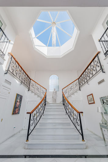 Image No.5-8 Bed Villa for sale