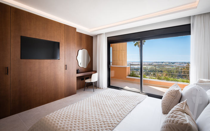 Image No.10-3 Bed Apartment for sale