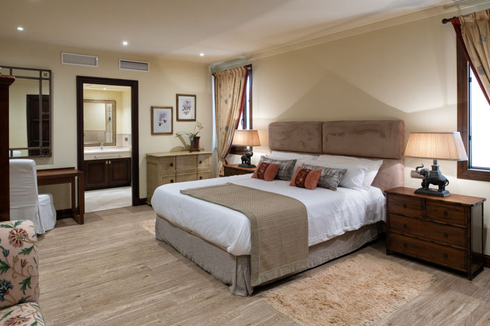 Image No.12-6 Bed Villa for sale