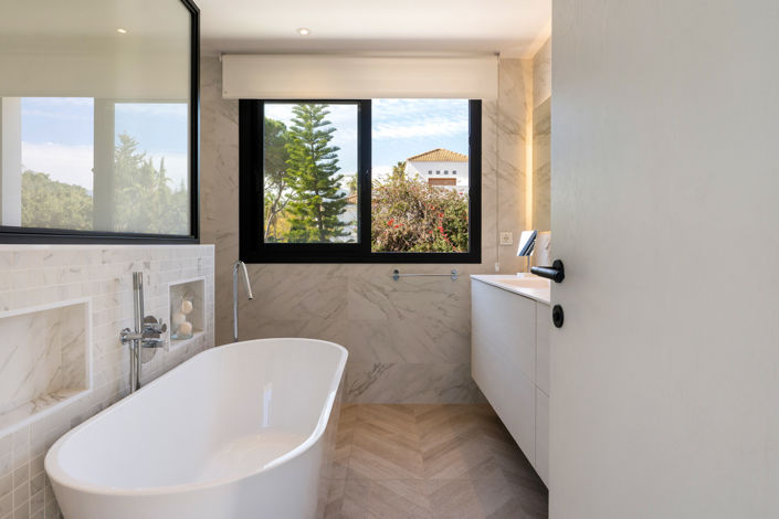 Image No.4-4 Bed Villa for sale