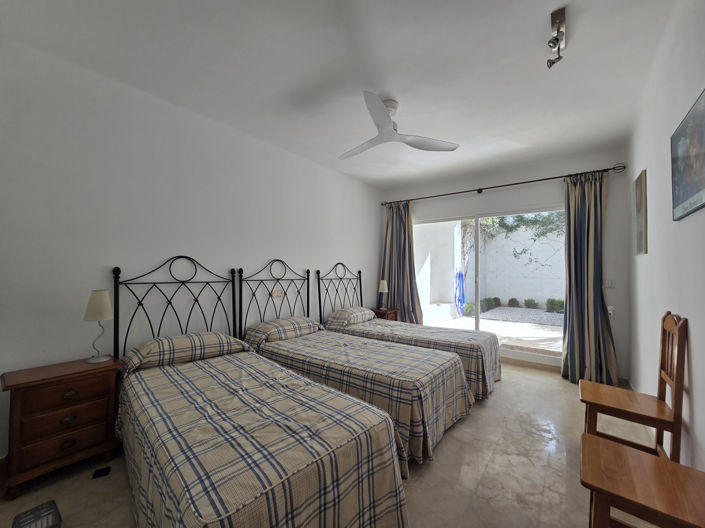 Image No.14-4 Bed Property for sale