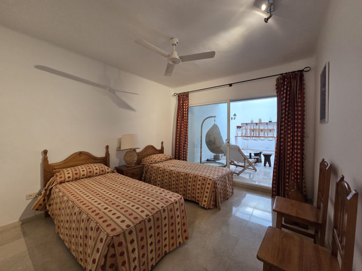 Image No.18-4 Bed Property for sale