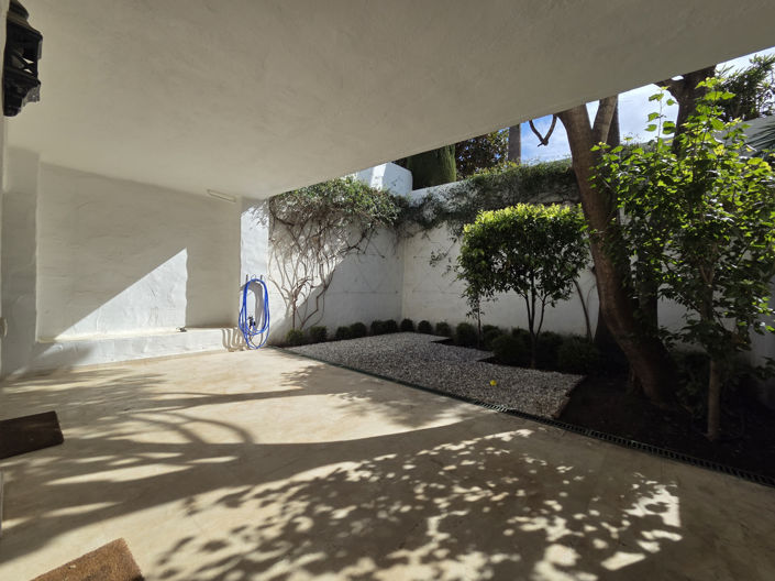 Image No.22-4 Bed Property for sale