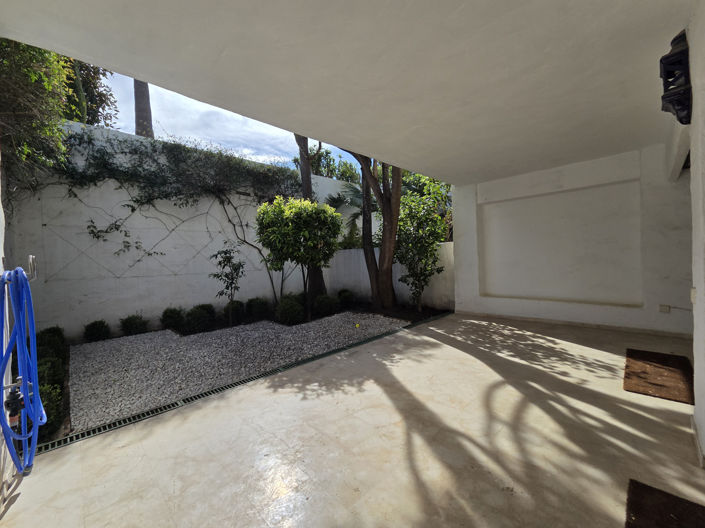 Image No.23-4 Bed Property for sale