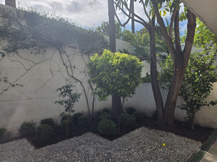 Image No.24-4 Bed Property for sale