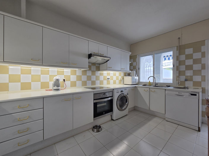 Image No.26-4 Bed Property for sale