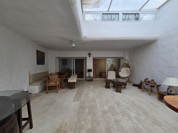 Image No.33-4 Bed Property for sale