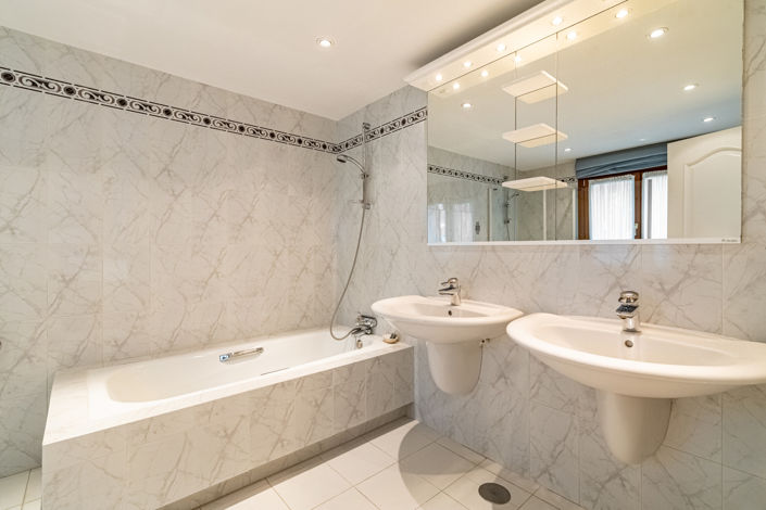 Image No.10-5 Bed Villa for sale