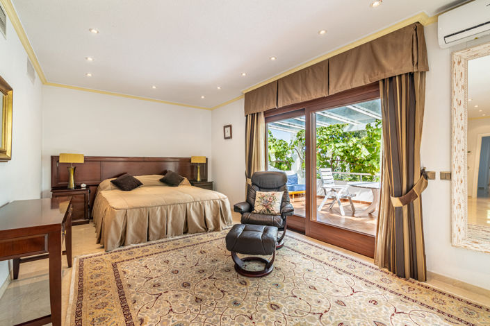 Image No.4-5 Bed Villa for sale