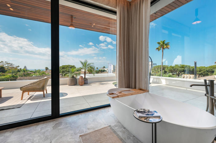 Image No.4-6 Bed Villa for sale