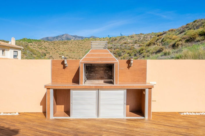 Image No.4-4 Bed Townhouse for sale