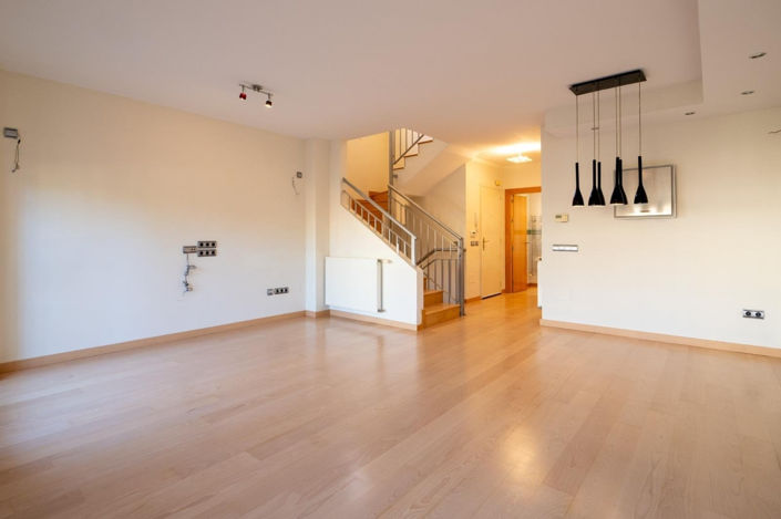 Image No.5-4 Bed Townhouse for sale